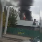 В Барнауле на улице Станционной загорелся частный дом
