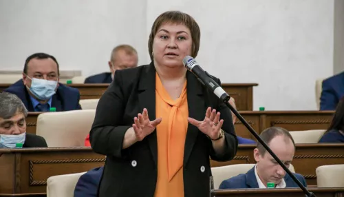 Депутат рассказала, сколько получала в АКЗС и что думает о доходах чиновников