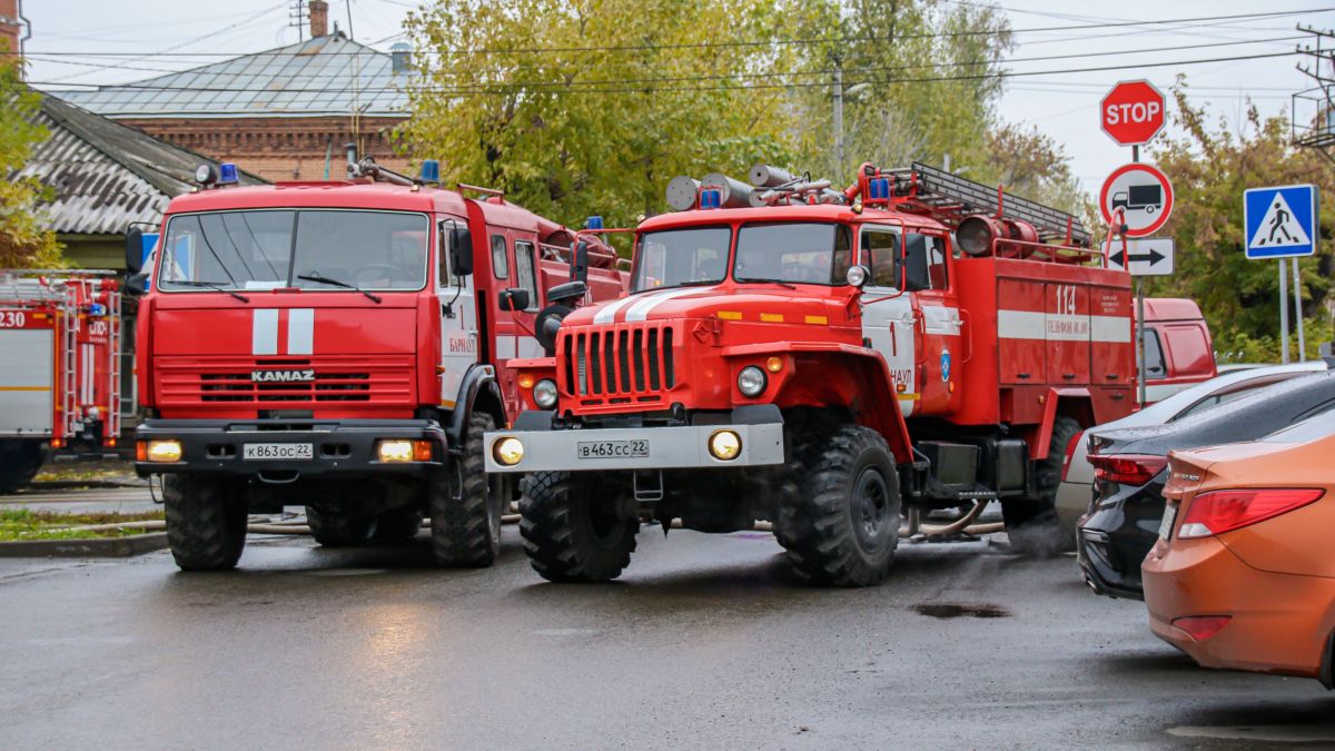Тушение пожара в Барнауле