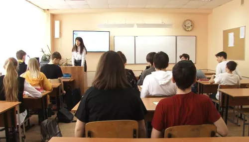 Двое учителей из Алтайского края поедут работать в Донбасс