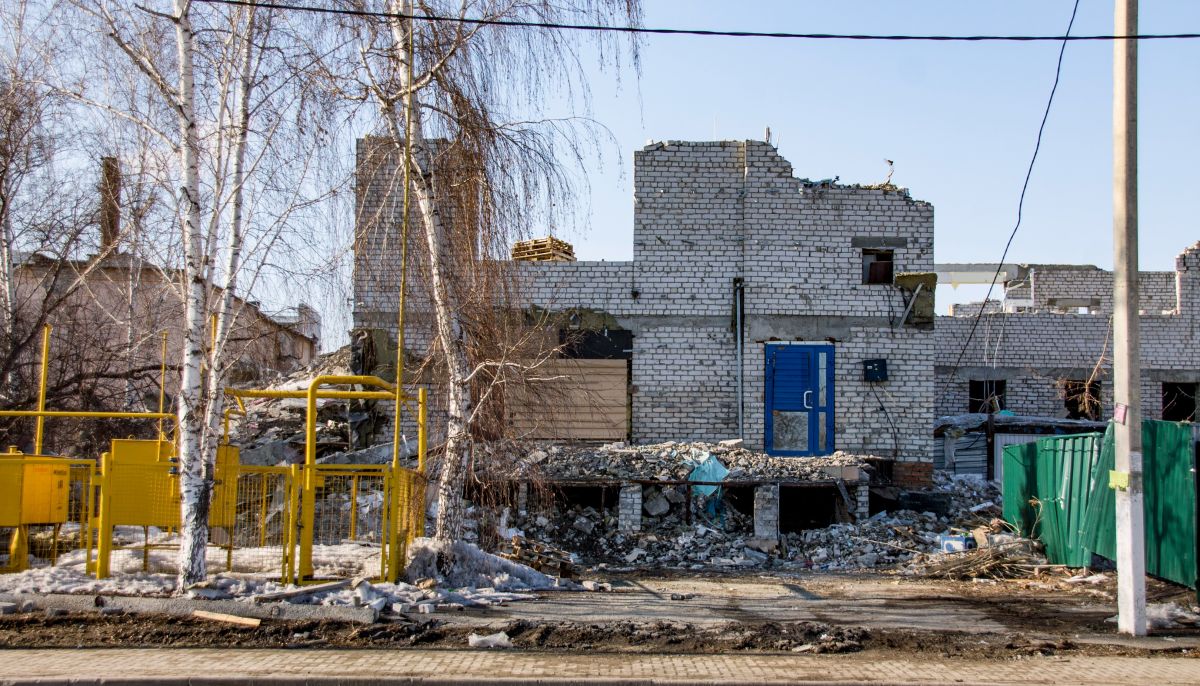 Что появится на месте некрасивого бизнес-центра в старом центре Барнаула -  Толк 13.10.2021