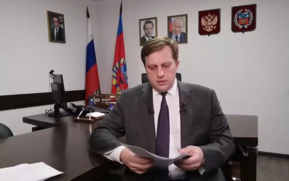 Не играйте в русскую рулетку. Алтайский министр раскритиковал антипрививочников