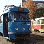 Иномарка не заметила трамвай на заколдованном перекрестке Барнаула