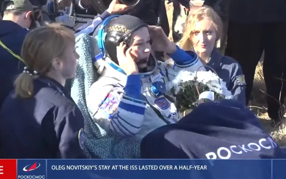 Появились первые кадры с места приземления экипажа Союз МС-18