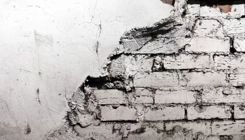 В Барнауле рабочий стройки погиб при обрушении кирпичной стены
