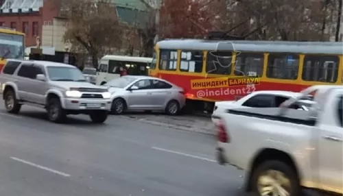 Недобрый день: в Барнауле 22 октября произошло несколько ДТП с участием трамваев