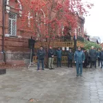 У храма Барнаула установили памятник в виде Георгиевского креста