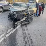 Задел грузовик и влетел в отбойник: в Барнауле произошло страшное ДТП