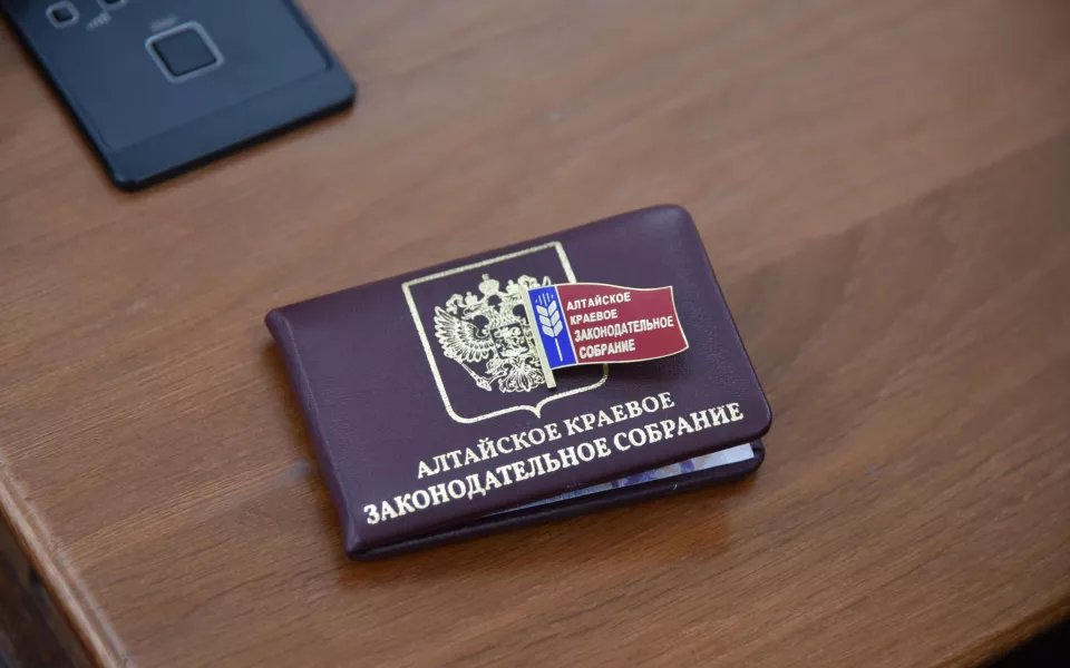В алтайском парламенте появится еще четыре депутата-руководителя