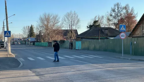 Жители Барнаула пожаловались на неосвещенный пешеходный переход у Старого моста