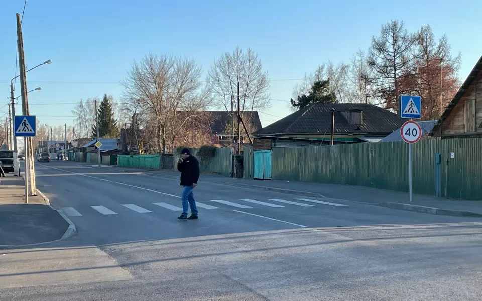 Жители Барнаула пожаловались на неосвещенный пешеходный переход у Старого моста