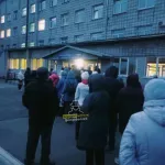 Барнаульцы на морозе стоят в очередях на ПЦР-тест и вакцинацию