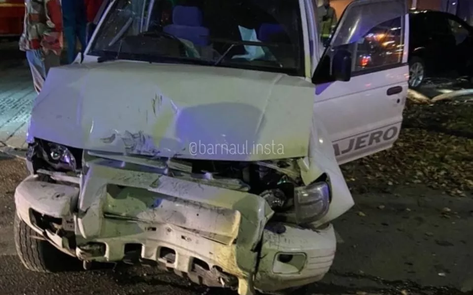 Трое в больнице: в ГИБДД рассказали подробности ночной аварии
