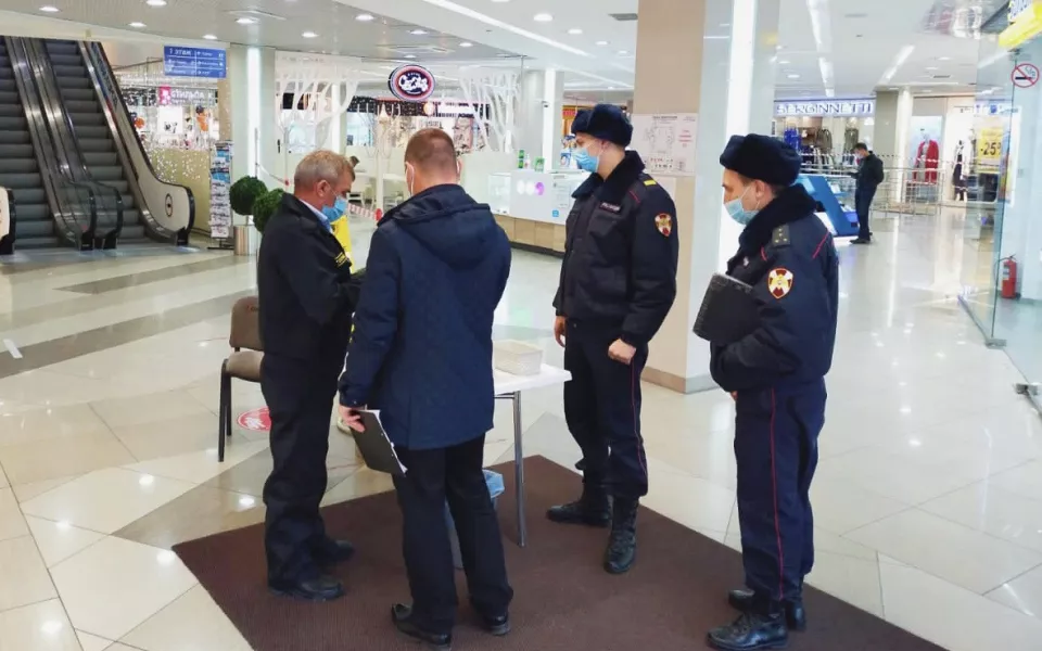 В Барнауле закрыли ночной бар Огонь и лед за очередные вечеринки