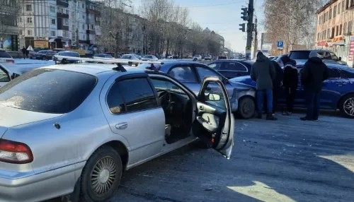 В Бийске произошло массовое ДТП из-за неработающего светофора