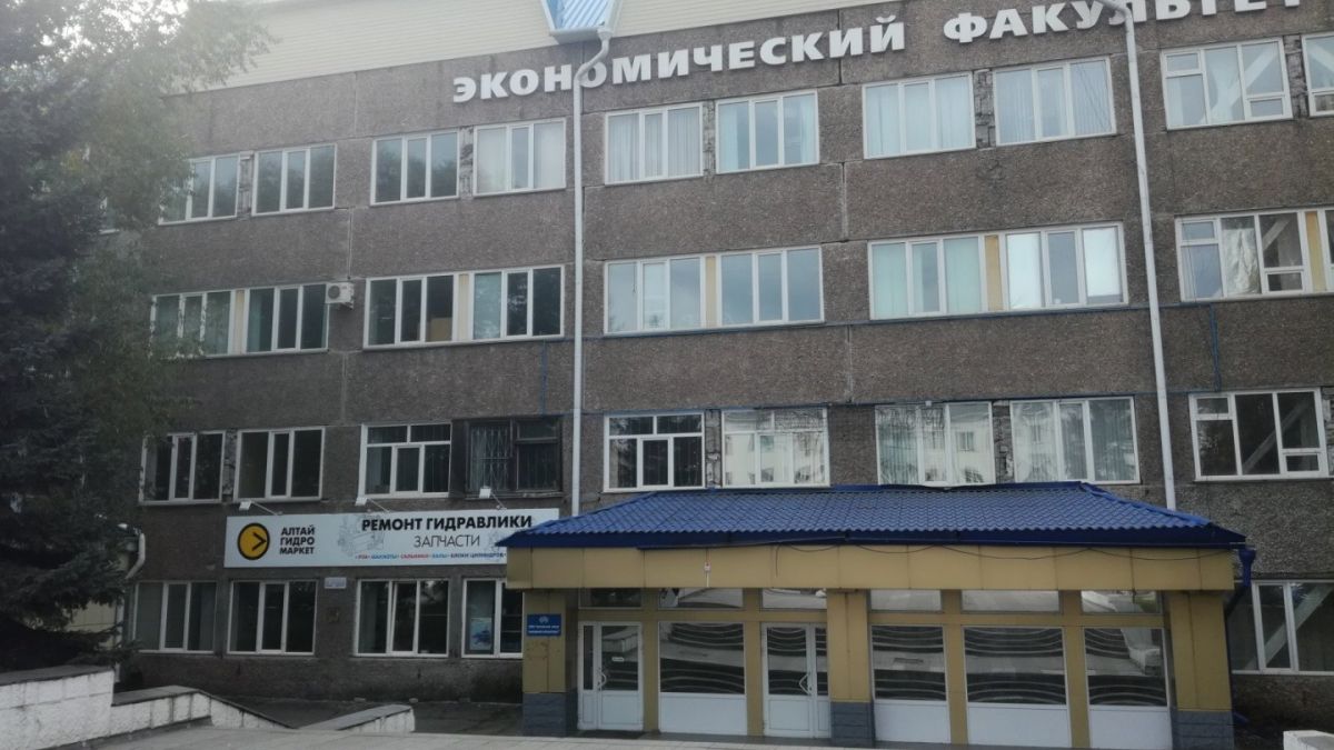 Бывшее здание АЭЭП на Калинина, 15в в Барнауле