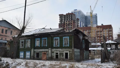 Последние многоквартирные дома XIX века постройки сносят в Барнауле