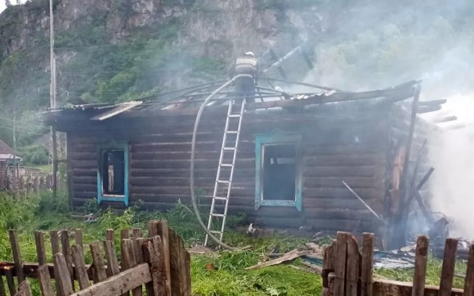 На Алтае судят отца троих погибших при пожаре детей