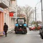Барнаульские дороги обрабатывают реагентами от гололеда