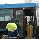Жители Барнаула систематически забывают надевать маски в автобусах