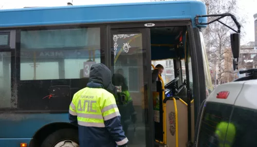 Жители Барнаула систематически забывают надевать маски в автобусах