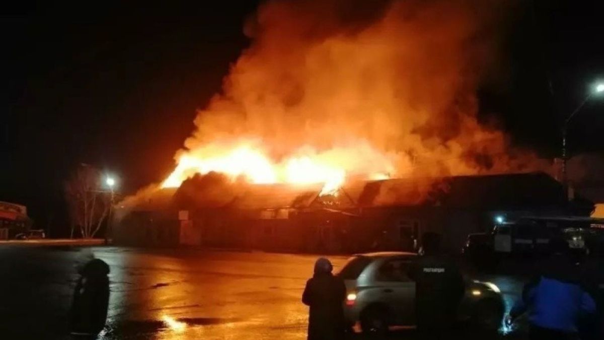 Пожар в кафе "Майя" в Павловске