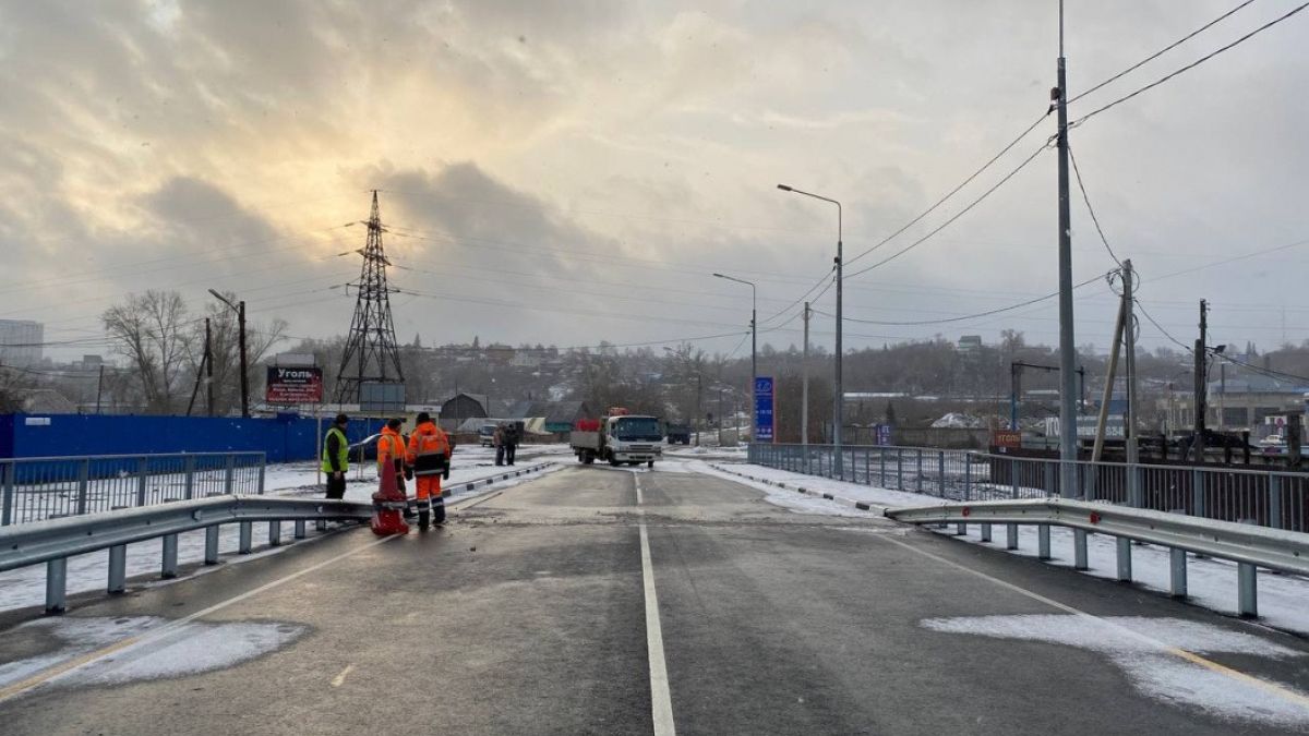 Мост на улице Челюскинцев