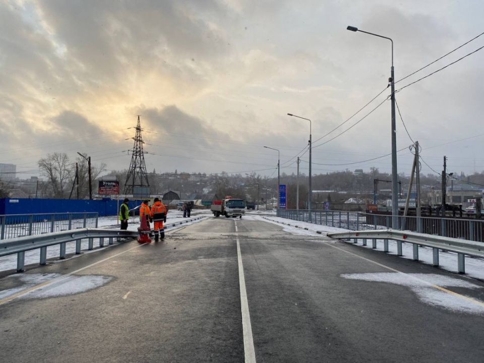 Мост на улице Челюскинцев