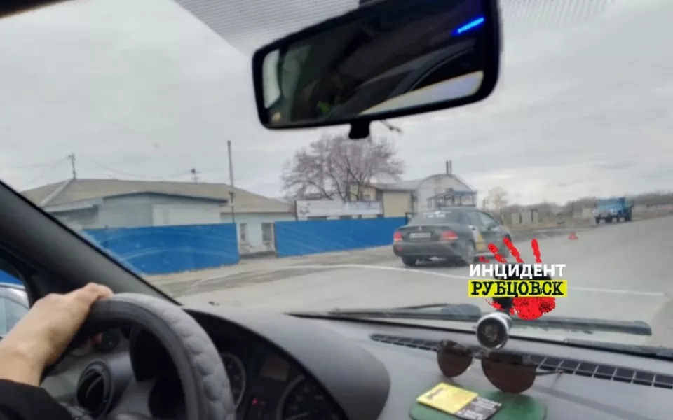 В Рубцовске автомобиль такси сбил десятилетнюю девочку