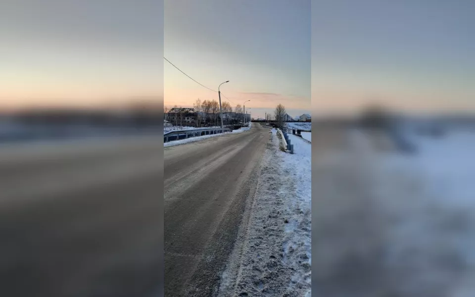 Соцсети: в Барнауле ребенок пострадал на дороге к школе без тротуара