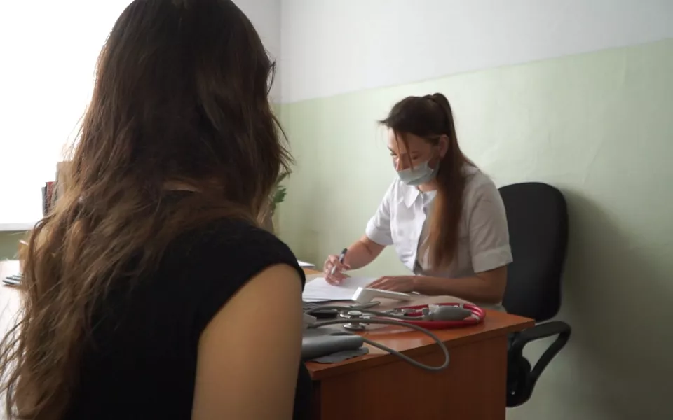 В алтайских больницах не хватает около 3 тысяч медработников