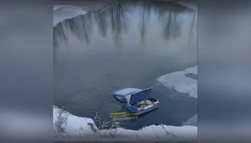 Под Барнаулом обнаружили полузатопленные в воде Жигули