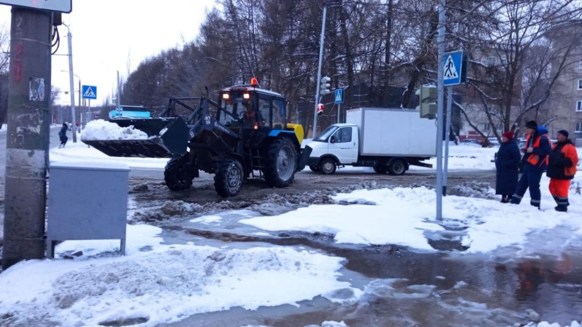 Три дома остались без воды из-за коммунальной аварии в центре Барнаула |  19.11.2022 | Барнаул - БезФормата