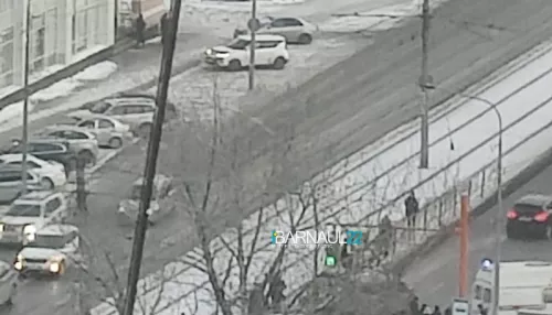 В центре Барнаула сбили торопливого пешехода на зебре