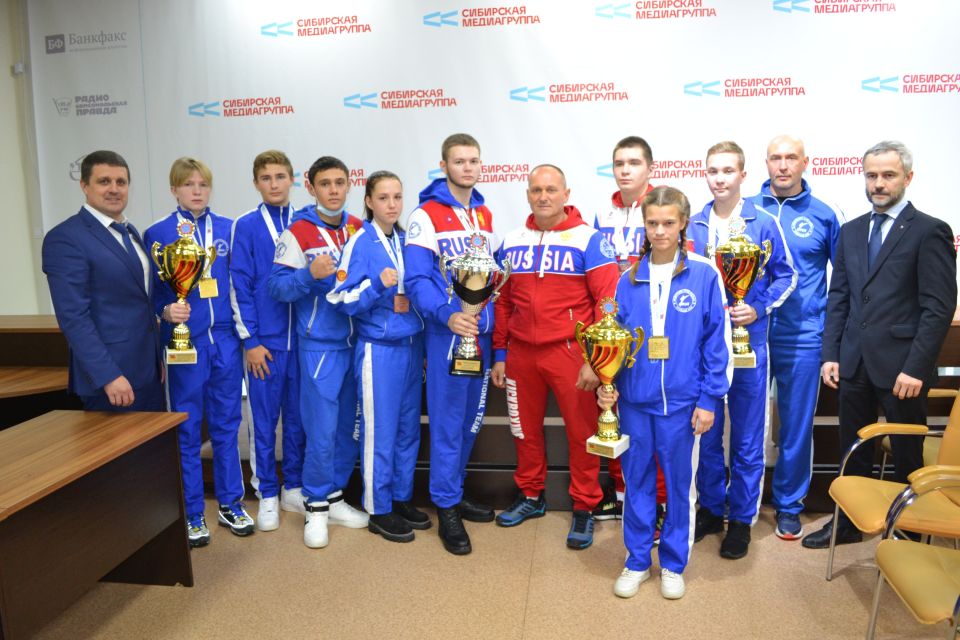 Алтайские кикбоксеры привезли с первенства Европы восемь медалей