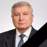 Алтайские депутаты лишили полномочий умершего коллегу