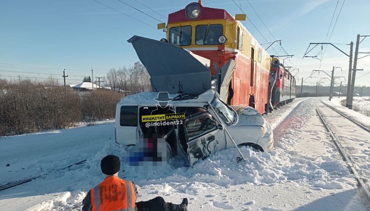 На Алтае произошло смертельное ДТП с участием снегоуборочного поезда - Толк  29.11.2021