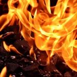 Житель Горняка развел костер в квартире и едва не спалил весь дом