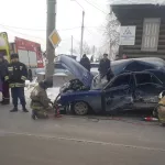 Два взрослых и ребенок пострадали в ДТП с КамАЗом в Барнауле