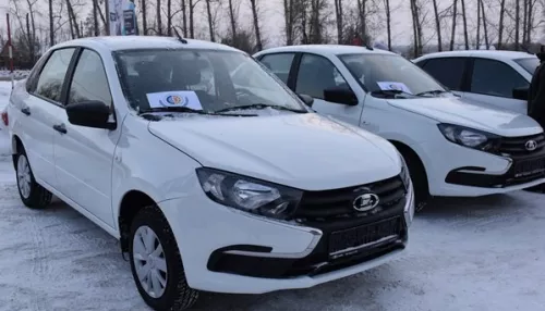 Пострадавшие на работе жители Алтайского края получили новые автомобили
