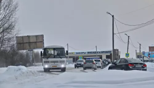 В Бийске шестерых детей выгнали из автобуса из-за проблем с оплатой по карте