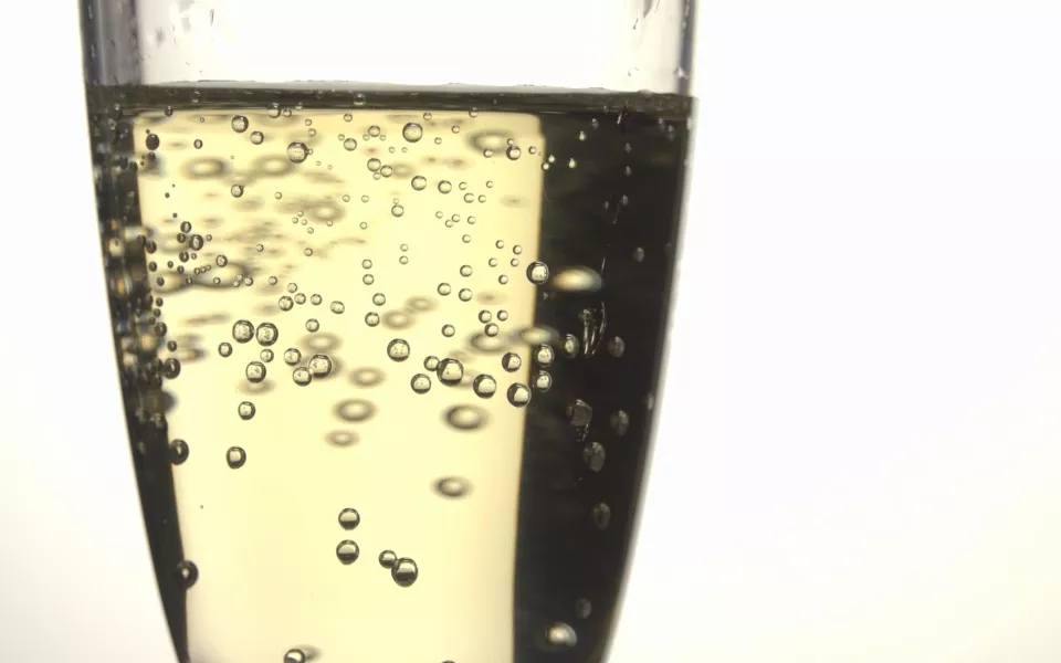 Врач назвала опасной одну из главных новогодних традиций