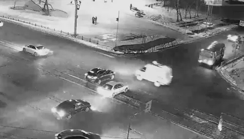 Пострадала пациентка: в ГИБДД Бийска сообщили подробности аварии со скорой