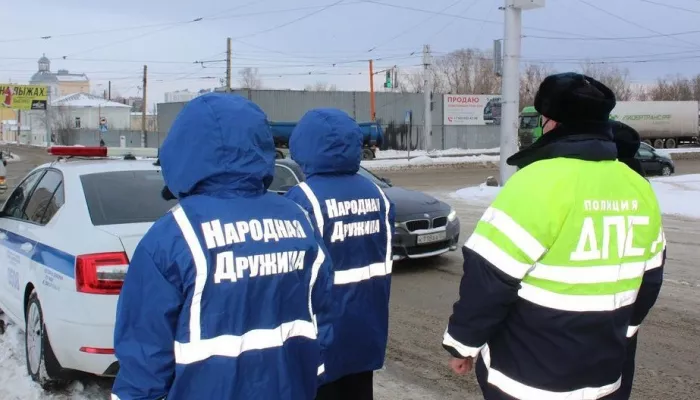 В Барнауле ГИБДД одарит соблюдающих ПДД водителей и пешеходов