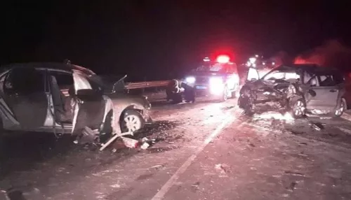 Пять человек погибли в лобовом столкновении на алтайской трассе