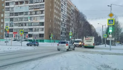 В Барнауле заработал светофор на перекрестке, где погибла школьница