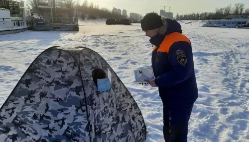 Алтайские спасатели в новогодние праздники предупреждают рыбаков об опасности
