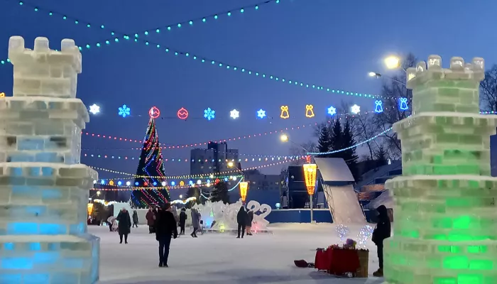 Предприниматели раскрыли нюансы работы в снежном городке на площади Сахарова