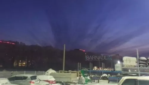Инопланетное вторжение: в небе над Барнаулом заметили необычный рисунок