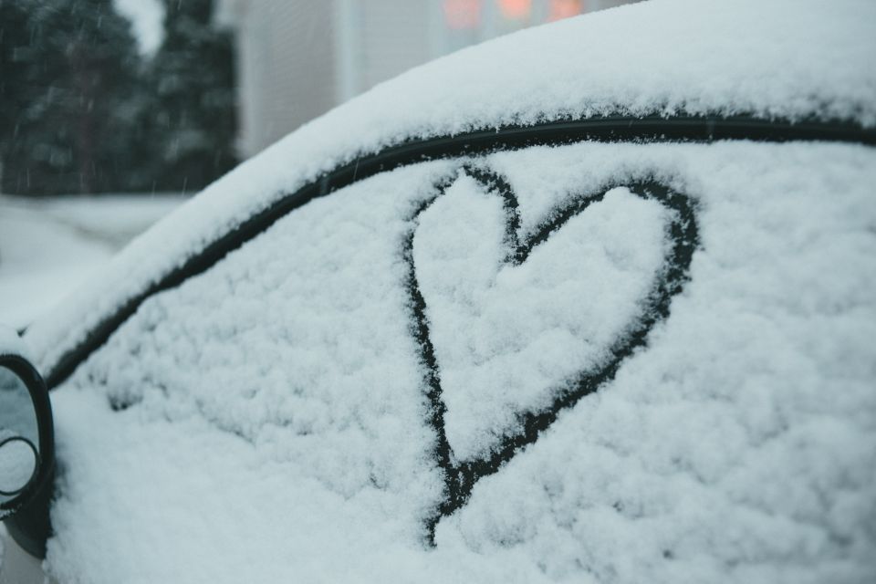 Снег. Сердце. Зима. Любовь.